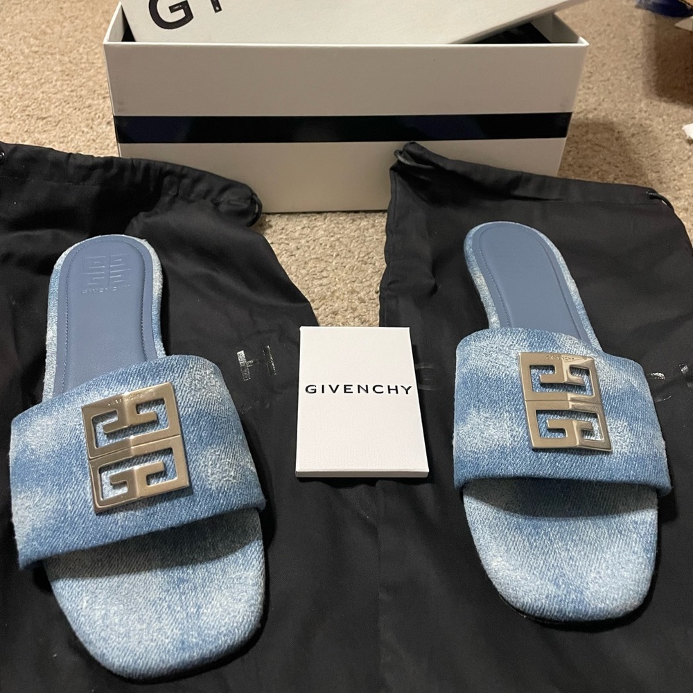 Givenchy Flats